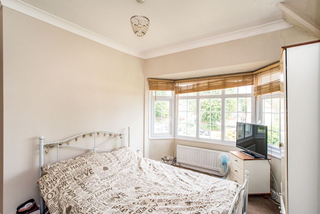 Property photo 2 of 8 Bedroom 1