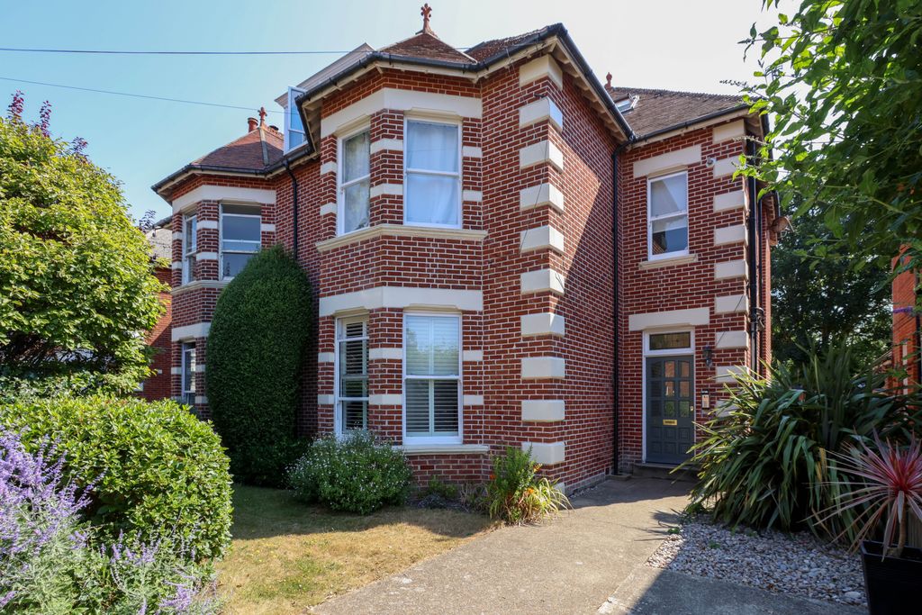 Property photo 1 of 16 333A6188