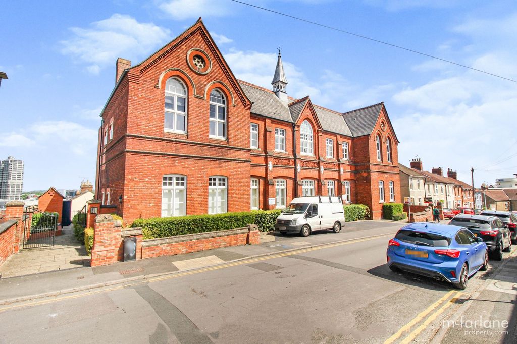 Property photo 1 of 9