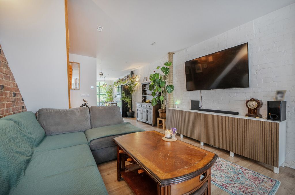Property photo 3 of 24 1463058-14-6A26B0...