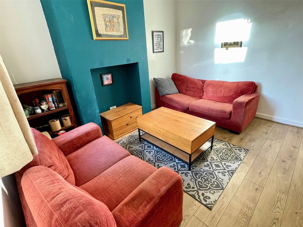 Property photo 3 of 16 Back Reception