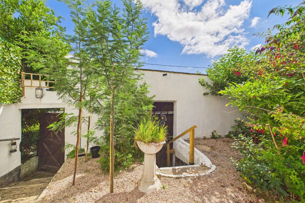Property photo 2 of 4