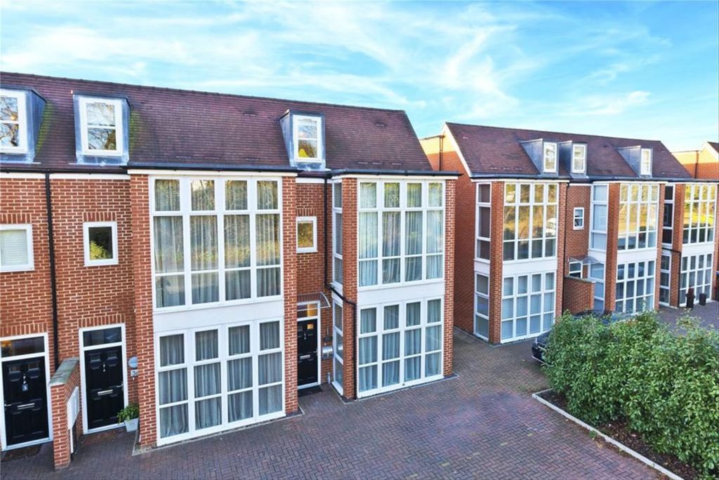 Property photo 1 of 5