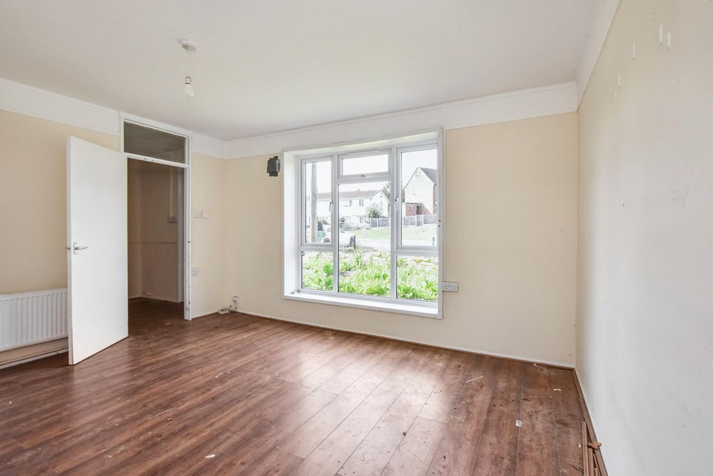 Property photo 3 of 15 20250930123634_Dsc_1693_Qlxri.Jpg