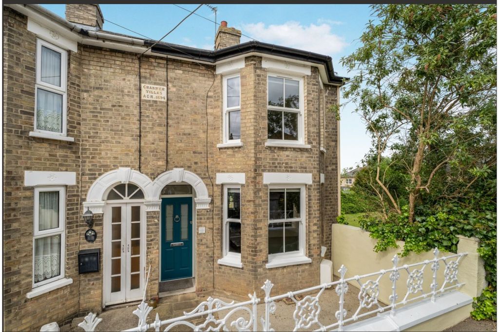 Property photo 1 of 28