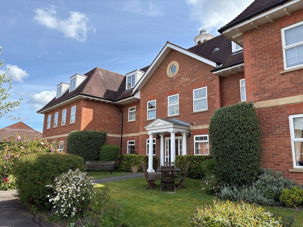 Property photo 1 of 8