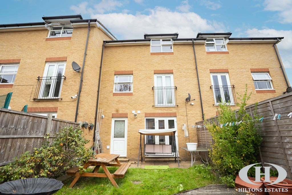 Property photo 3 of 18