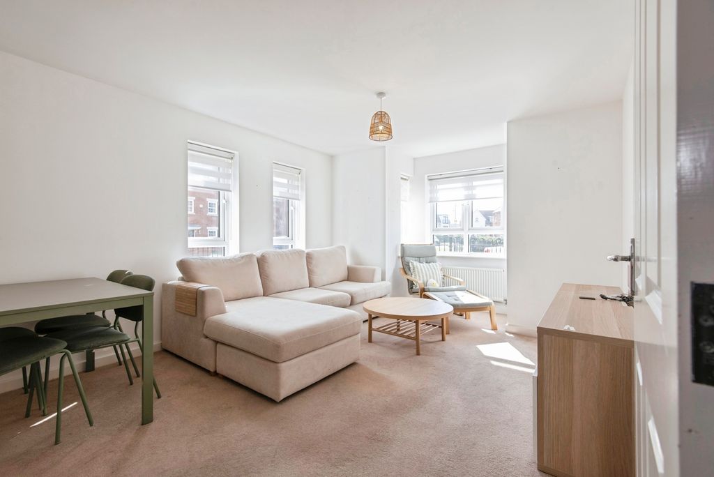 Property photo 3 of 13 Pbox-Img.Jpg