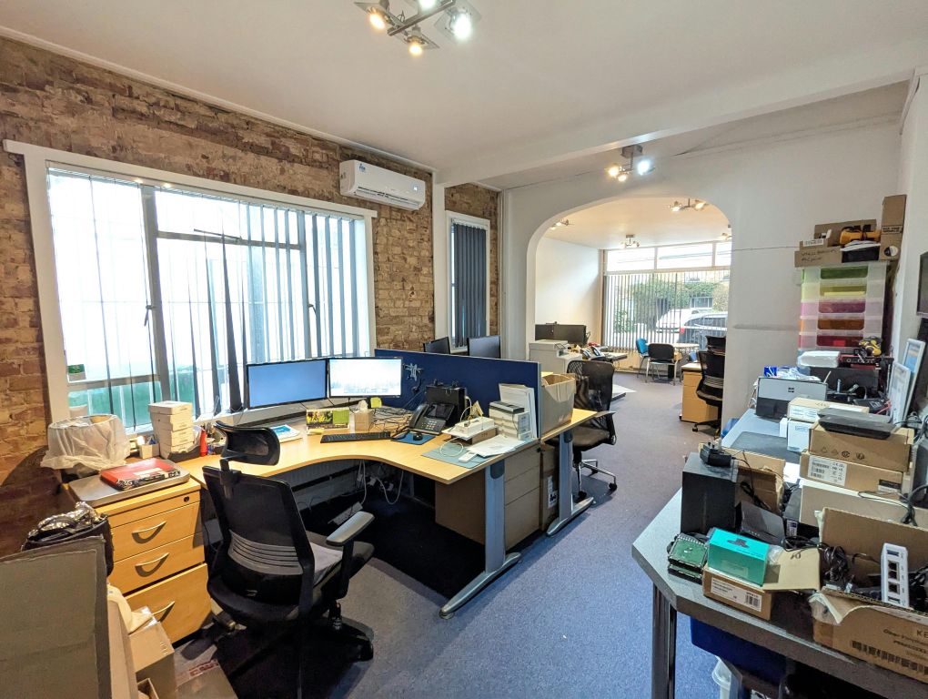 Property photo 2 of 8 Pxl_20250122_135935573.Jpg