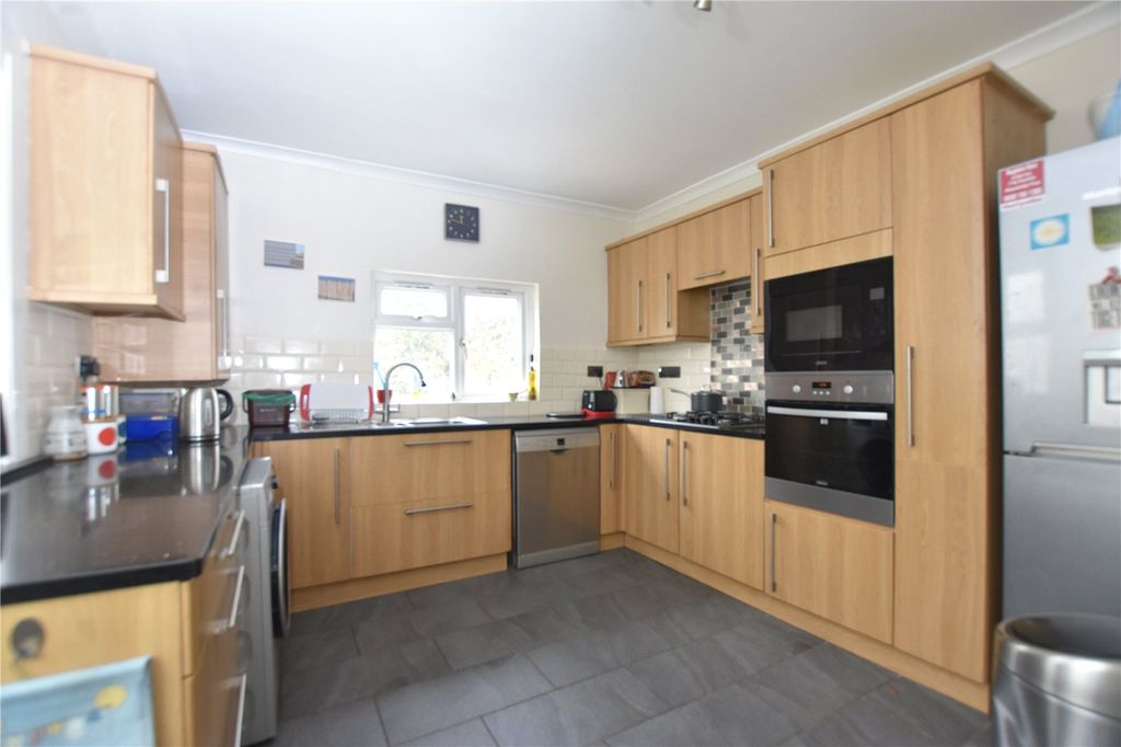 Property photo 3 of 13 Picture No. 11