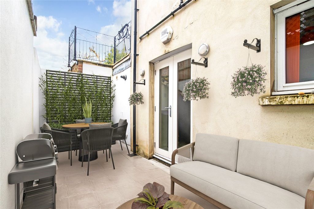 Property photo 2 of 13 Picture No. 43