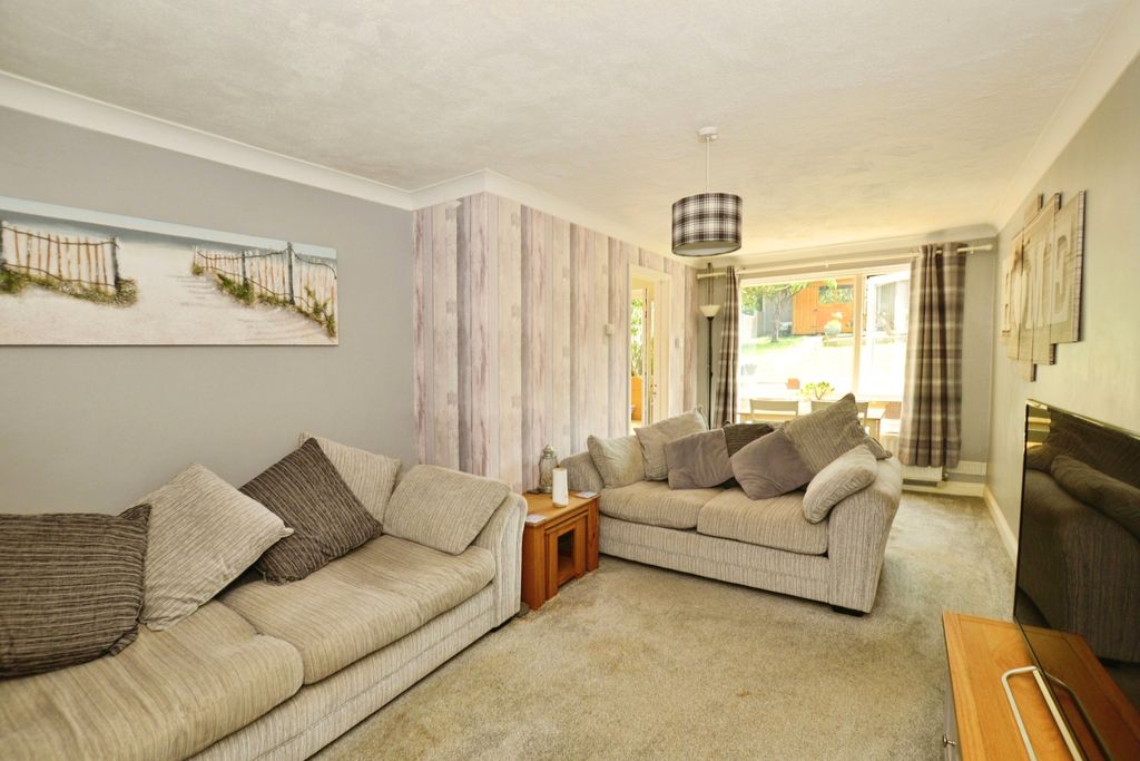 Property photo 3 of 19