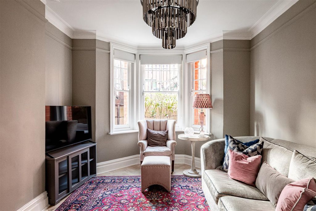 Property photo 2 of 9 Hamlet Gardens-12.Jpg