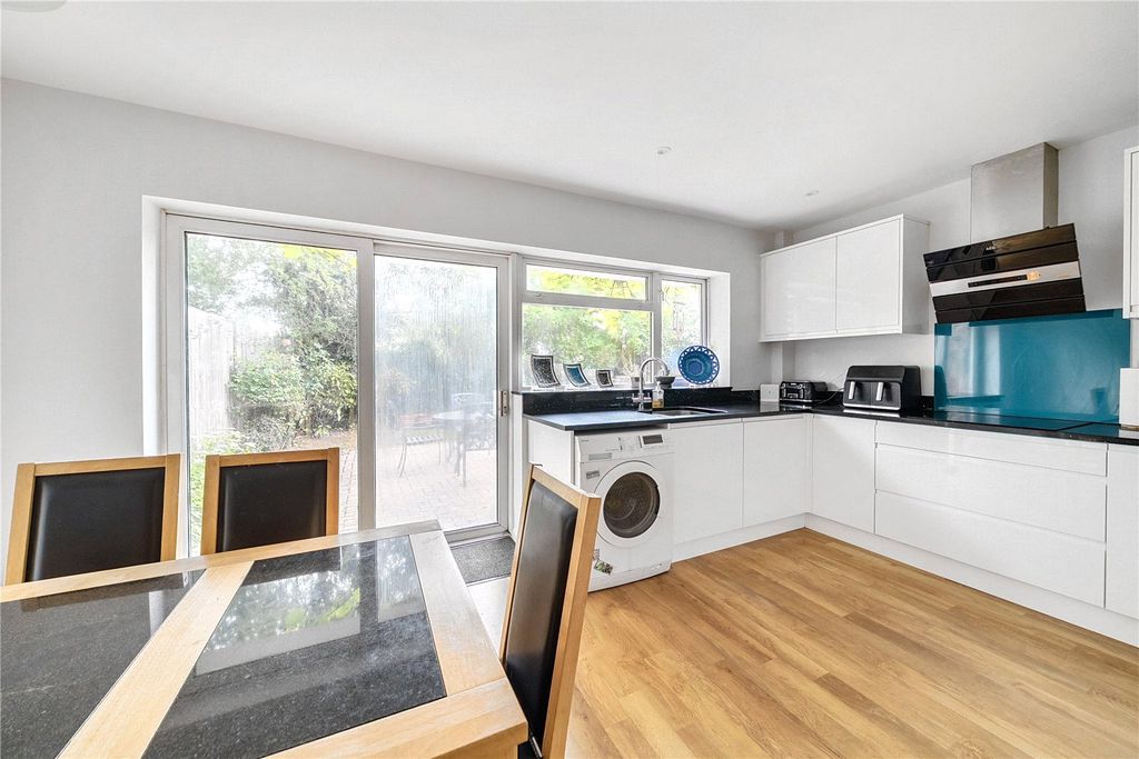 Property photo 3 of 18 Picture No. 10