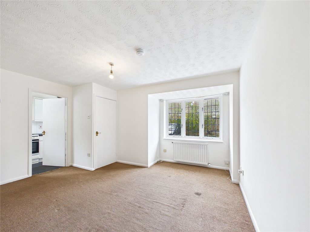 Property photo 3 of 8 Picture No. 14
