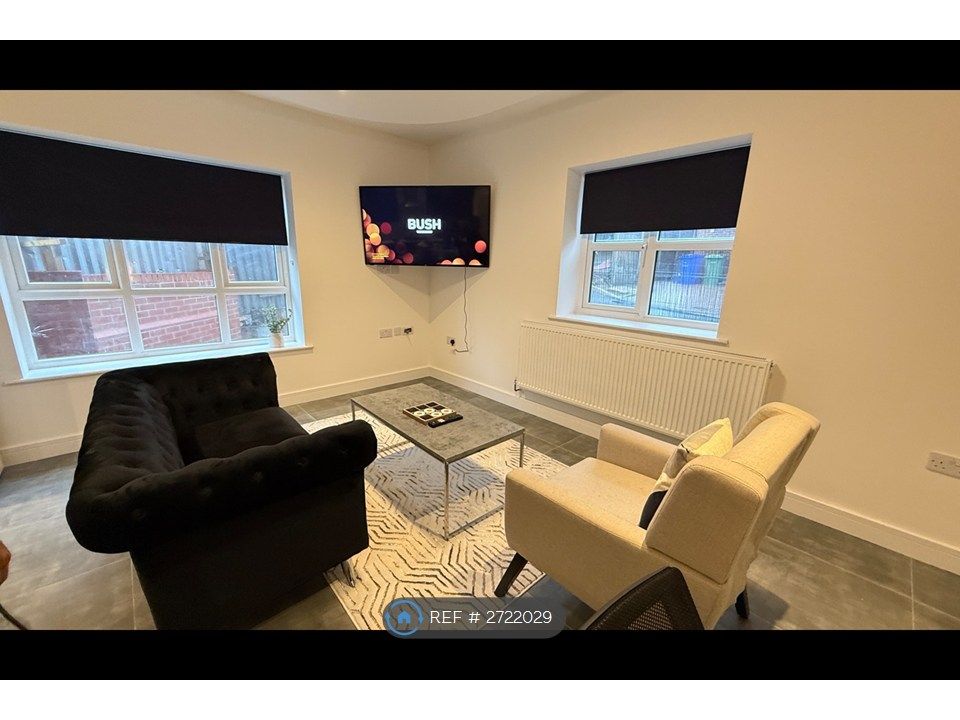 Property photo 2 of 18 Living Room