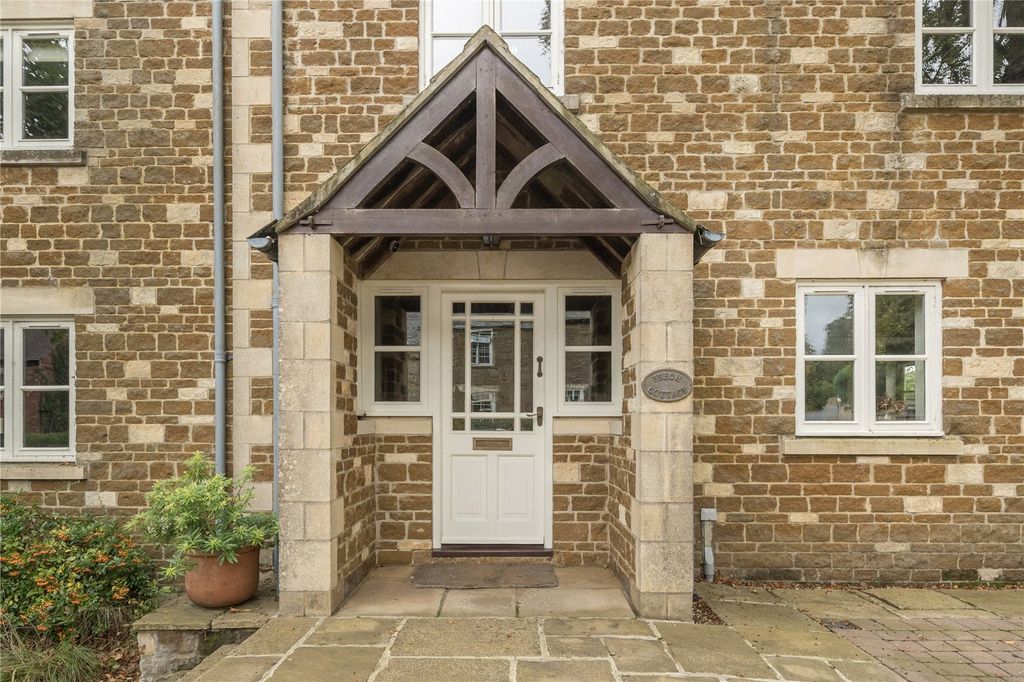 Property photo 2 of 28 Porched Entrance
