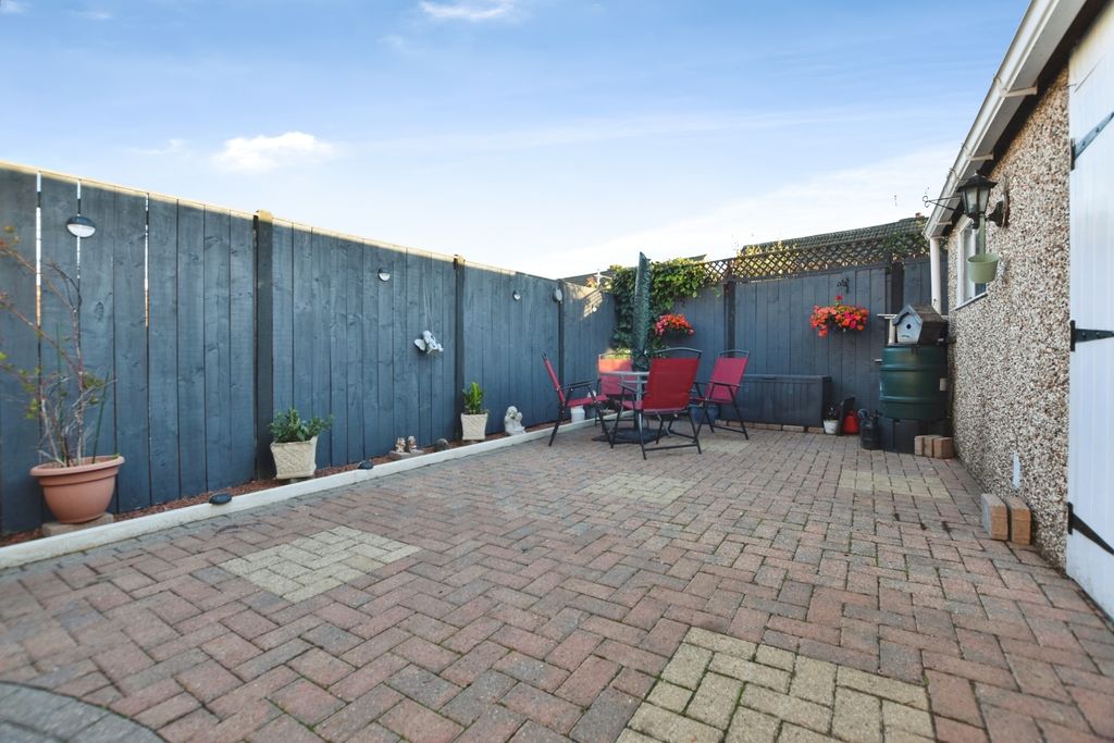 Property photo 2 of 9 External