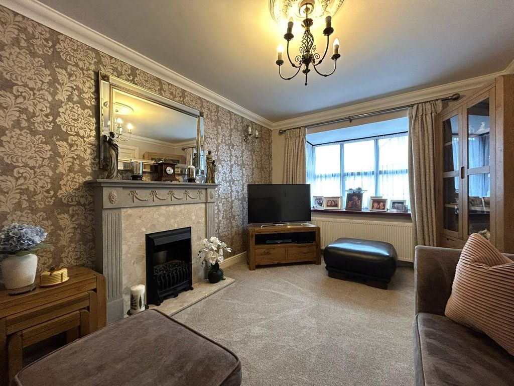 Property photo 2 of 13 Picture No. 15