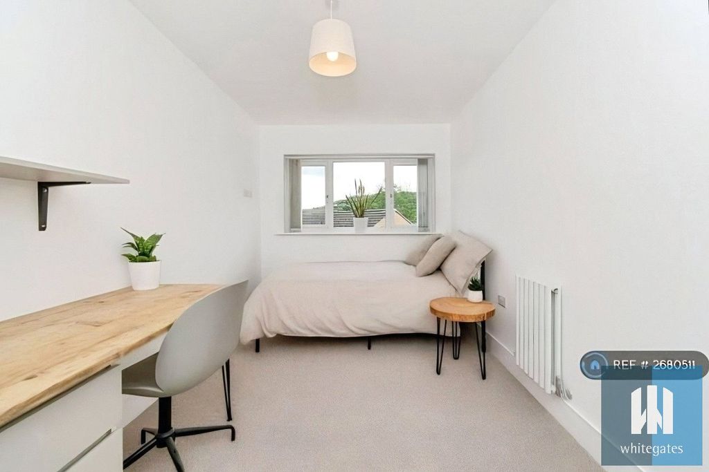 Property photo 1 of 18 Picture No. 08