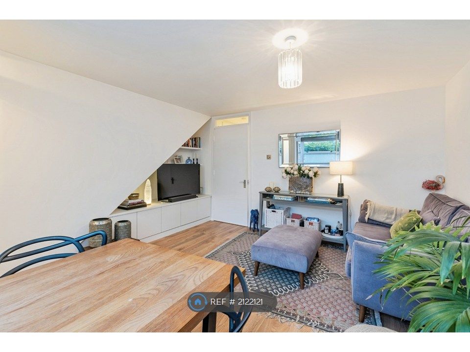 Property photo 1 of 19 Living Space