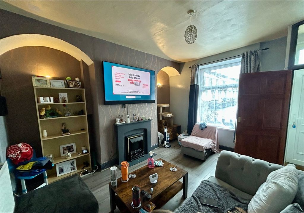 Property photo 2 of 8