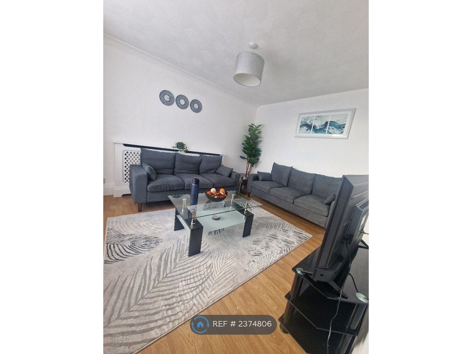 Property photo 1 of 14 Lounge