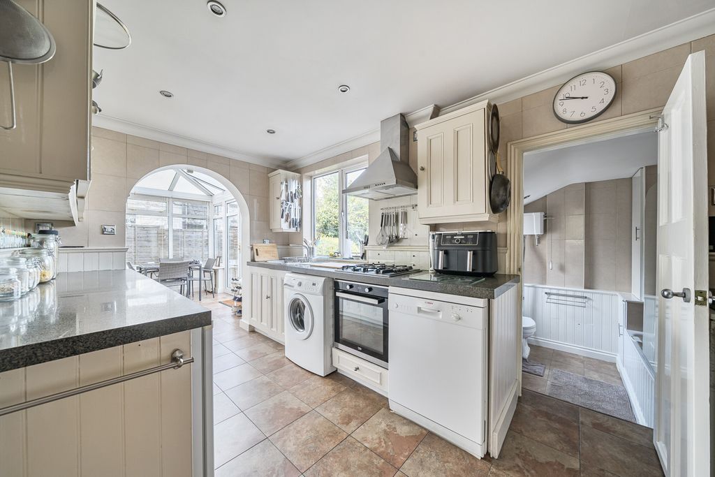 Property photo 2 of 20 1433812-13-69Bd2F...