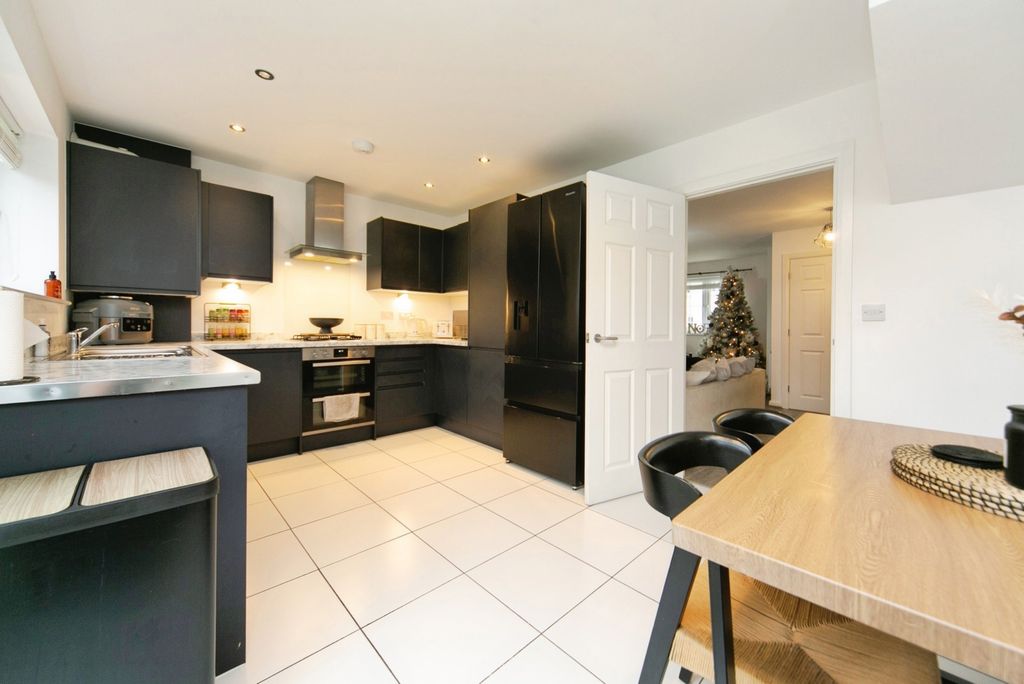 Property photo 2 of 22 Kitchen