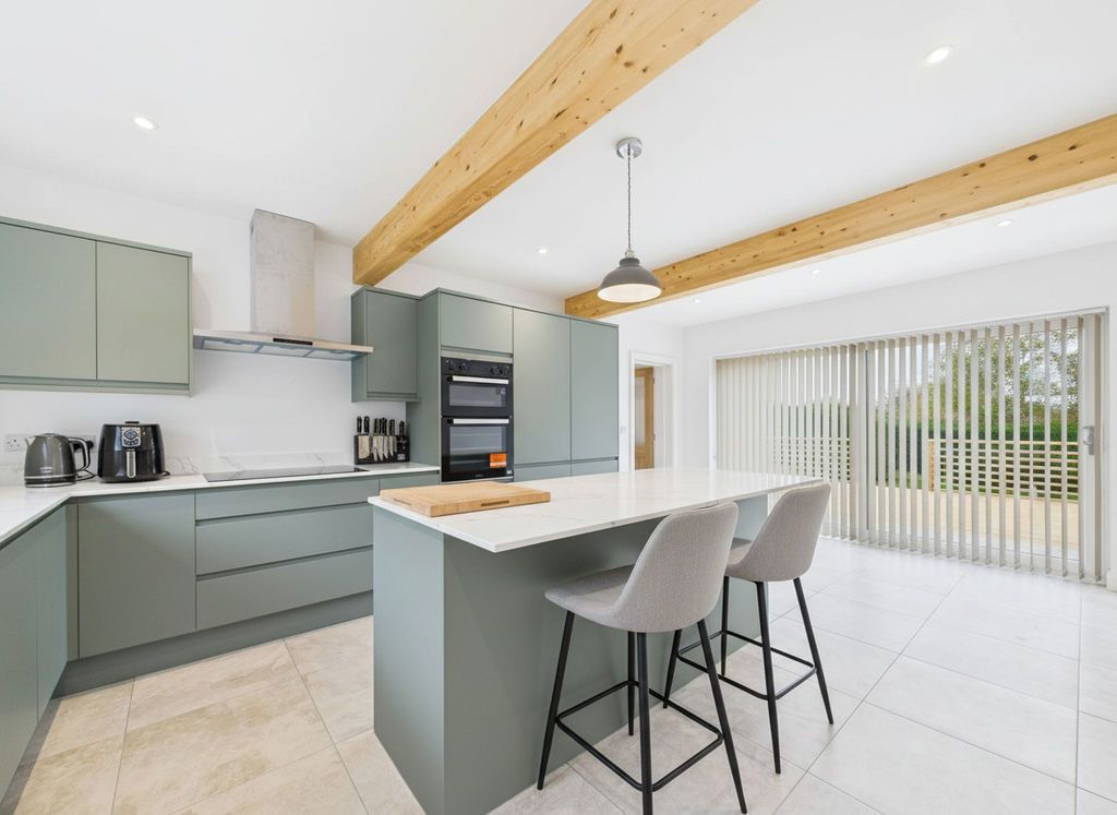 Property photo 3 of 27 Photo 26