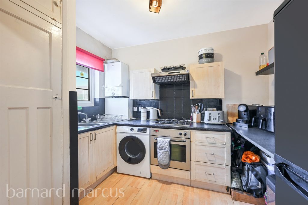 Property photo 3 of 8