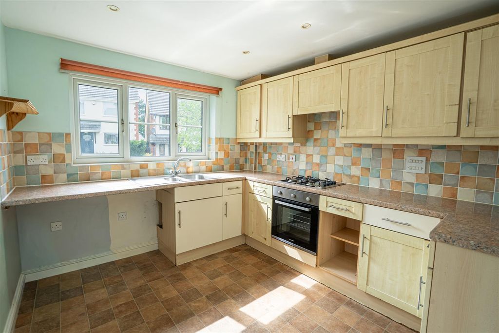 Property photo 3 of 15