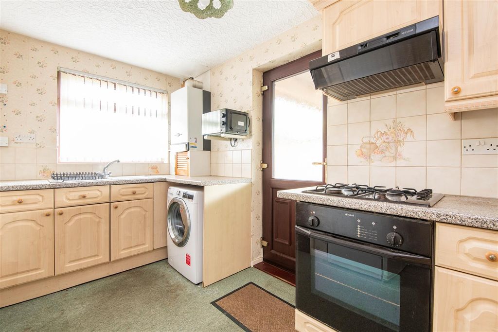 Property photo 3 of 15 Kitchen