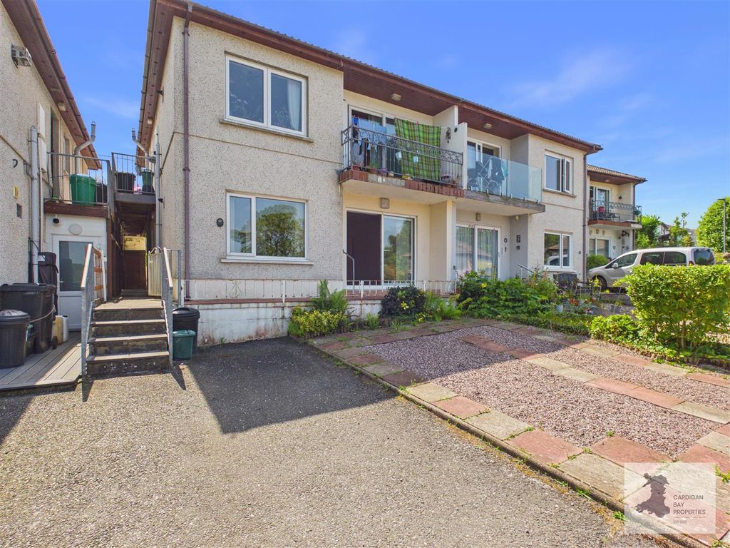 Property photo 1 of 25 Ground Floor Flat