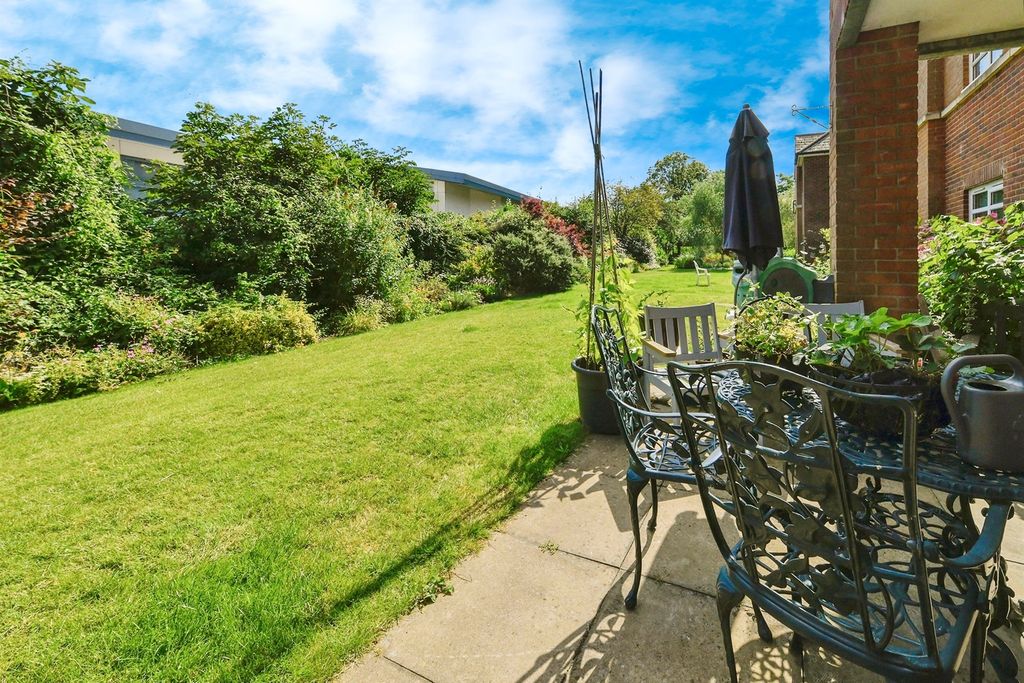 Property photo 2 of 17 Communal Grounds