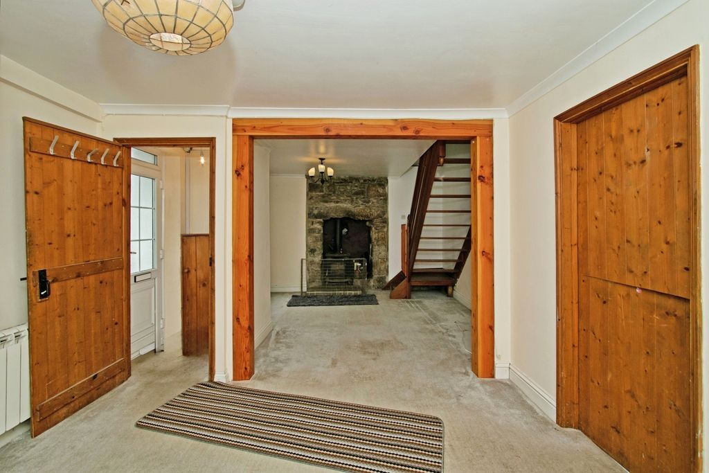 Property photo 3 of 10 Pbox-Img.Jpg