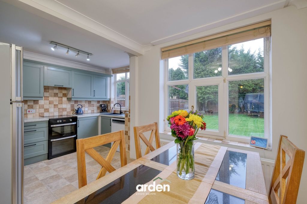 Property photo 3 of 23