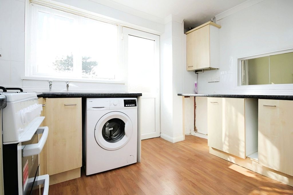 Property photo 3 of 10 Picture No. 10