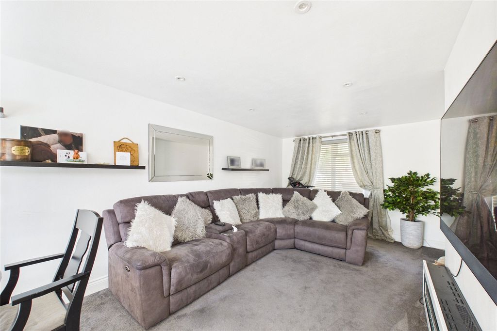 Property photo 2 of 11 Picture No. 03