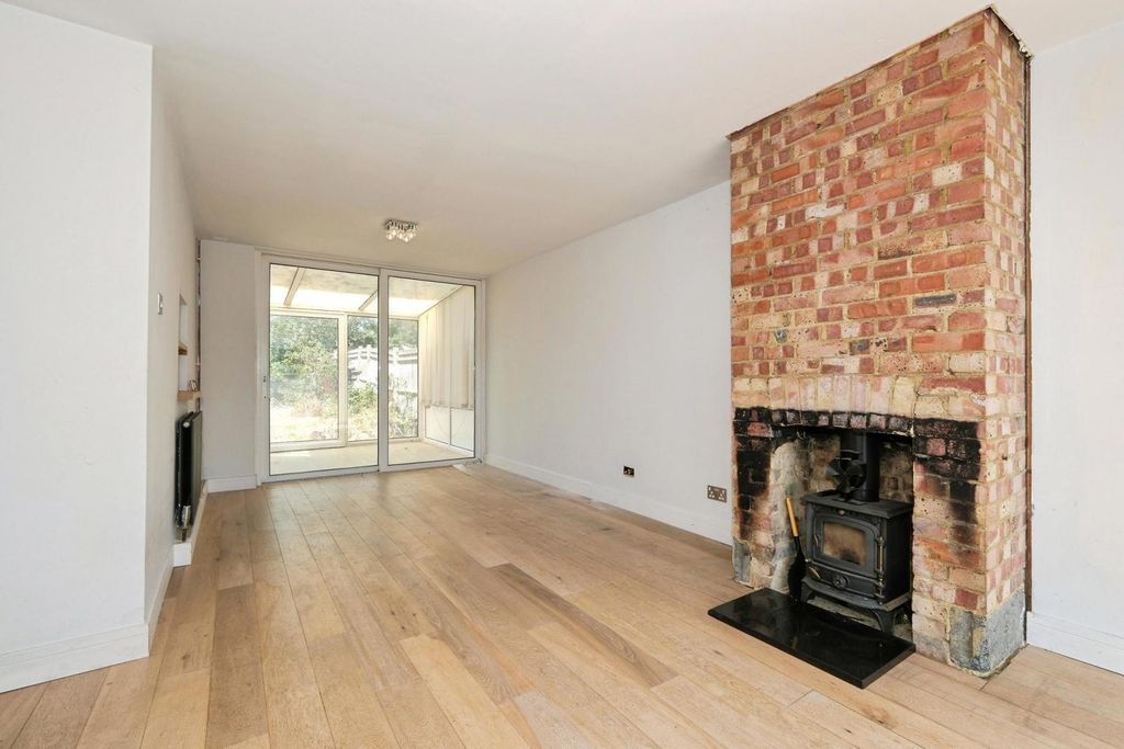 Property photo 2 of 11 Pbox-Img.Jpg