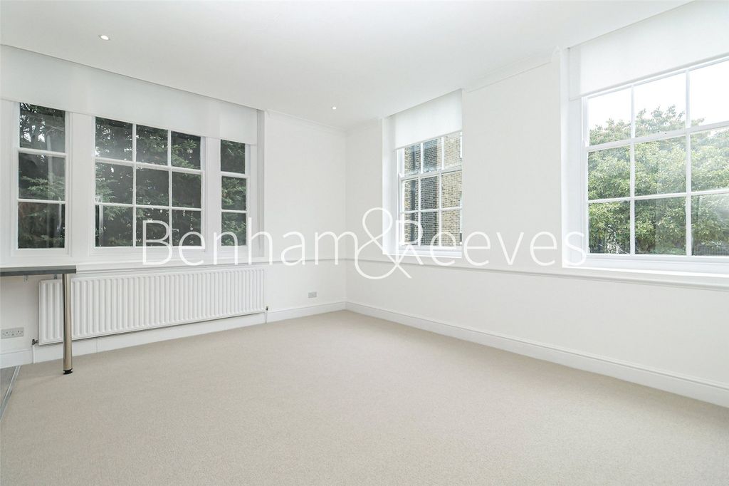Property photo 1 of 18 Picture No. 02