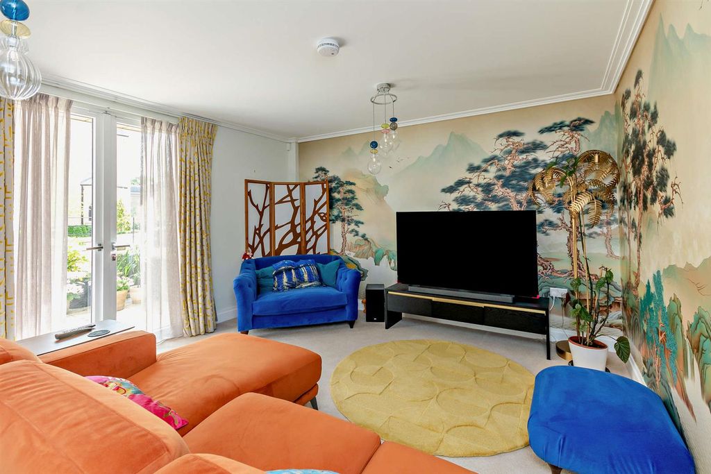 Property photo 1 of 33 8694776-Interior01-800.Jpg