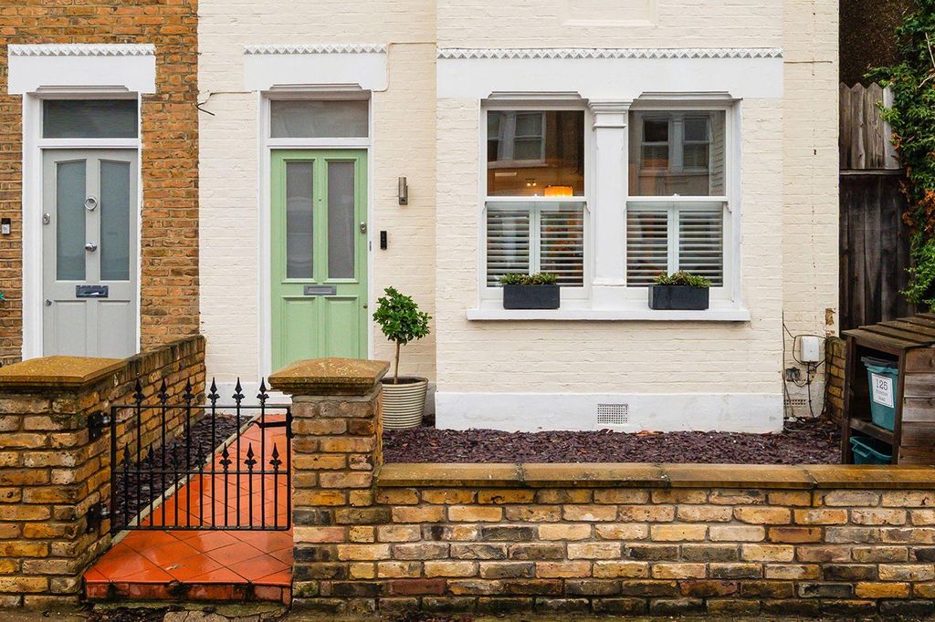 Property photo 3 of 16 External