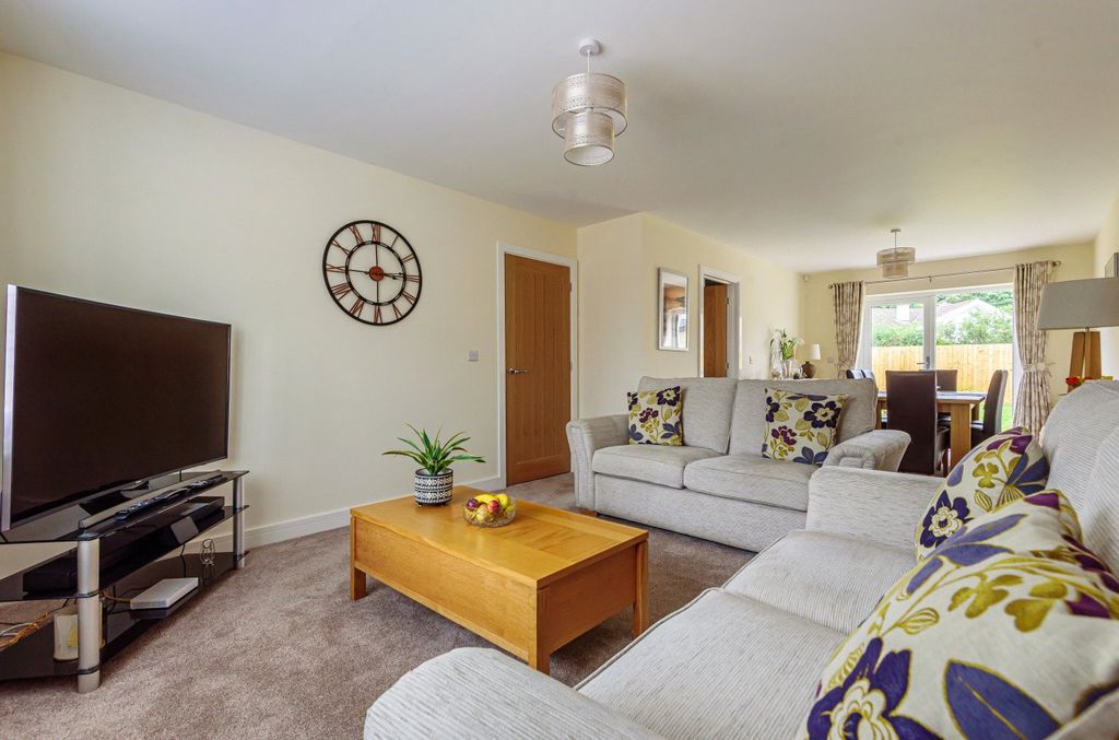 Property photo 3 of 20 Picture No. 04