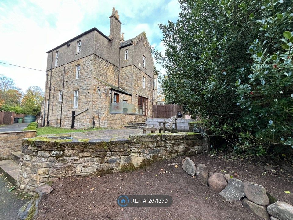 Property photo 2 of 35