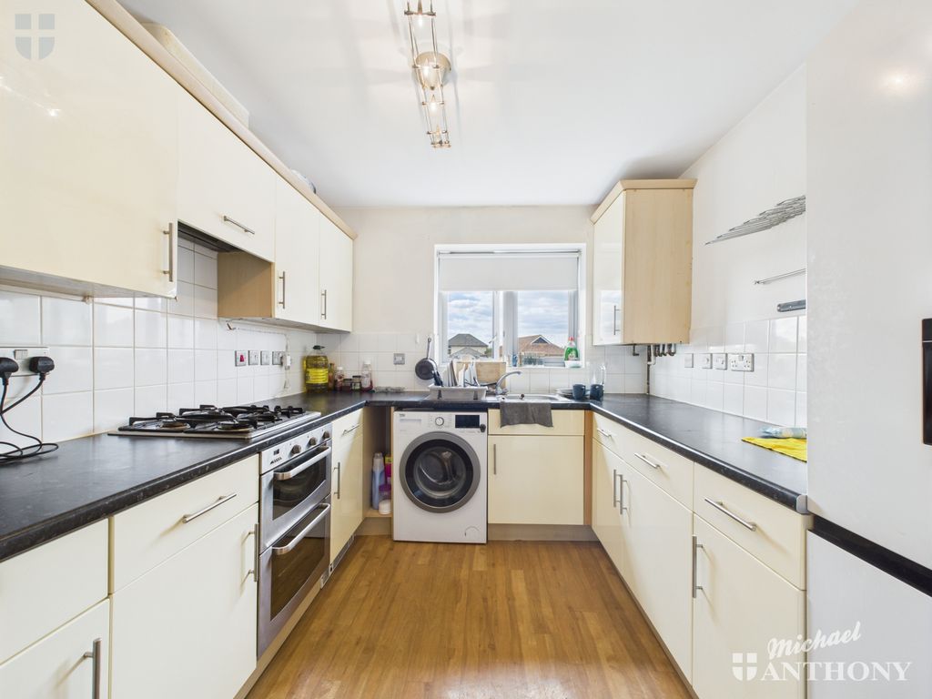 Property photo 3 of 8 Cam02773G0-Pr0339-Still004