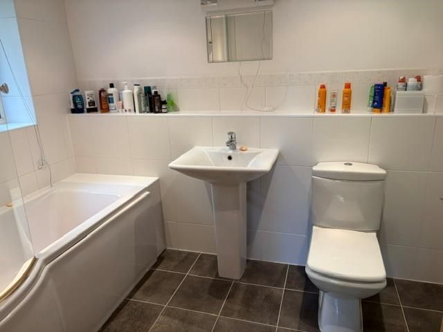 Property photo 2 of 9 Bathroom.Jpg
