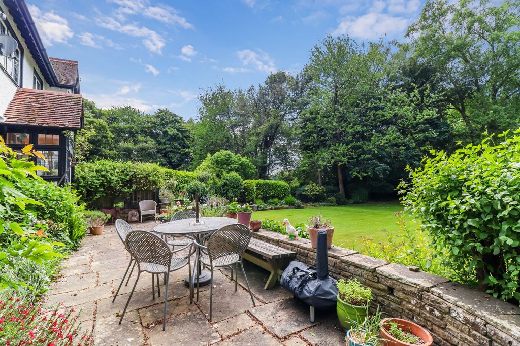Property photo 2 of 24 Garden Terrace