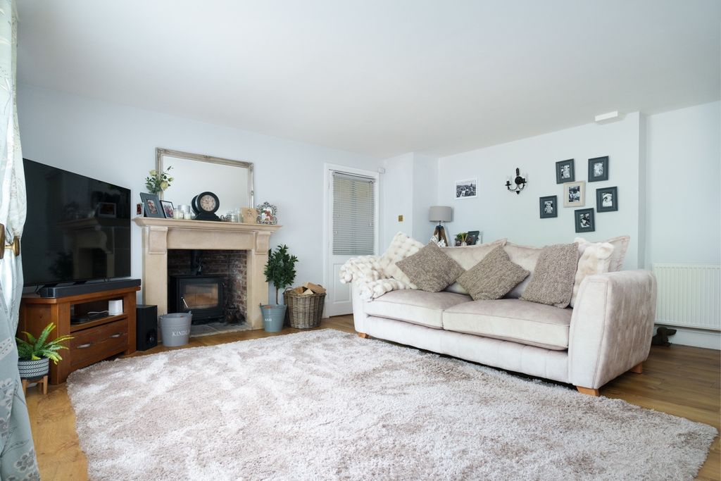 Property photo 3 of 24 5174569