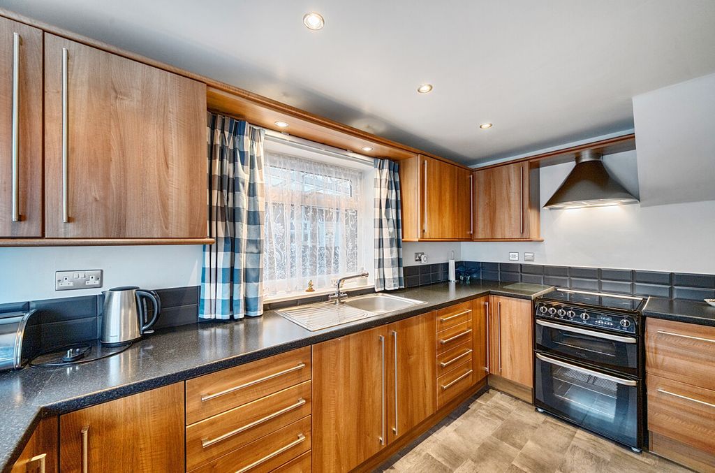 Property photo 2 of 23 1387689769382c6769A31